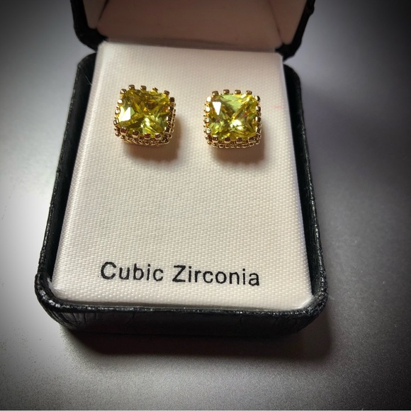 🌞2/$30 Yellow Cubic Zirconium Earrings - Picture 4 of 7